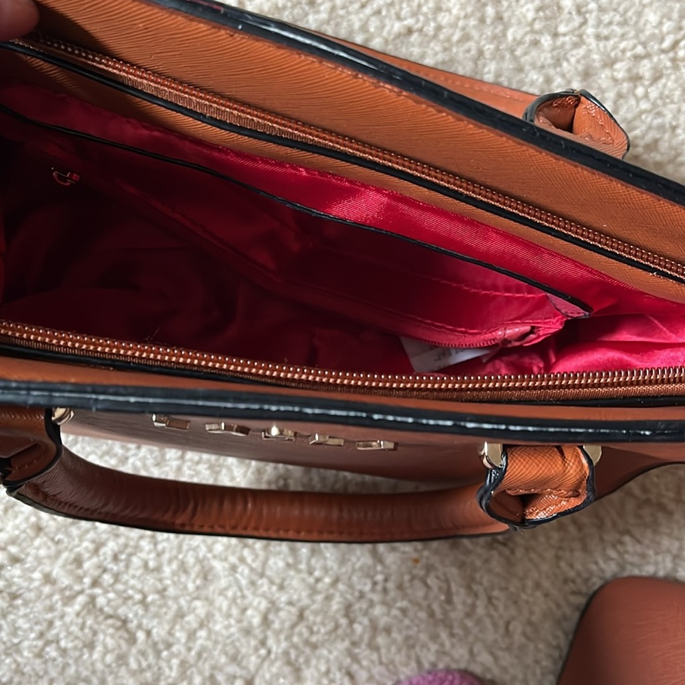 LA2LA Handbag - Picture 4 of 5